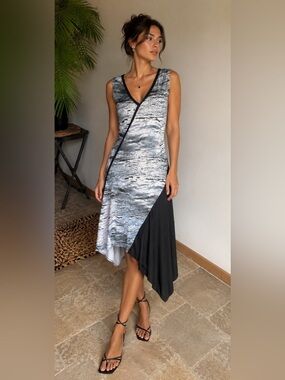 Suki + Solaine Dress Abstract Design Asymmetrical Hem XS